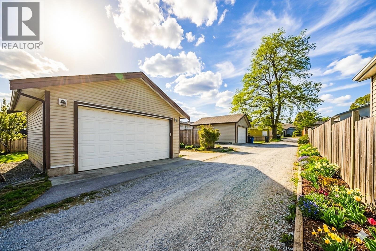 217 Jackson Street, Coquitlam, British Columbia  V3K 4C1 - Photo 5 - R3117157