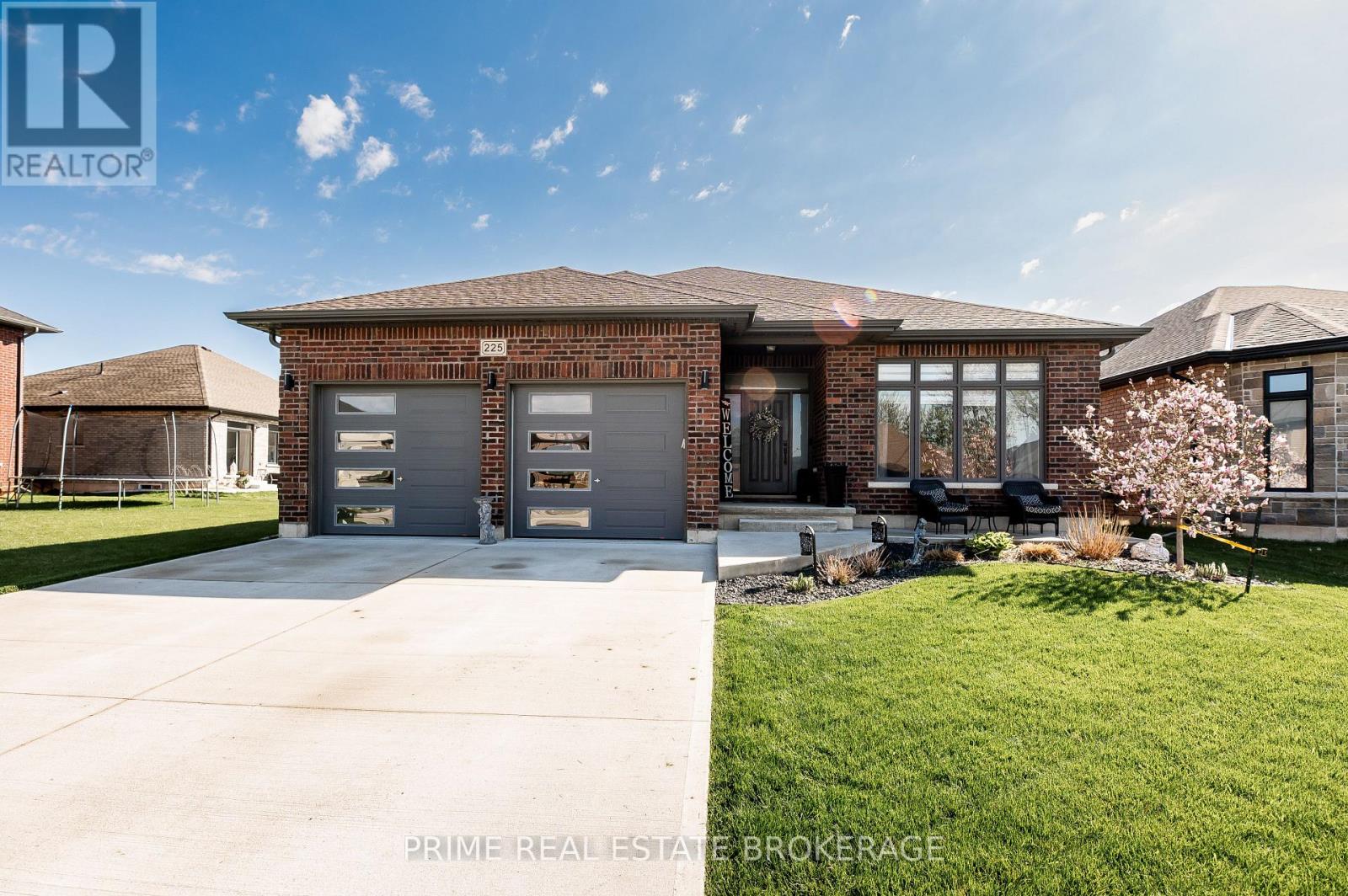 225 LEITCH STREET, Dutton/Dunwich, Ontario