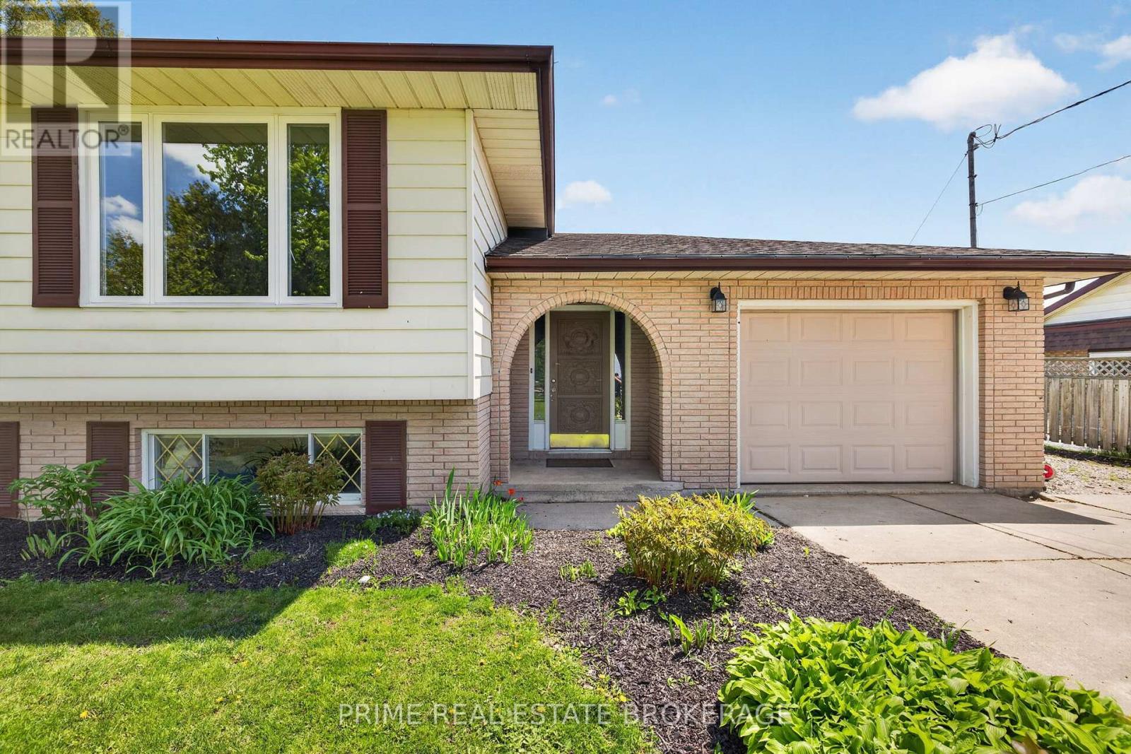 273 Appin Road, Southwest Middlesex, Ontario  N0L 1M0 - Photo 3 - X13112308