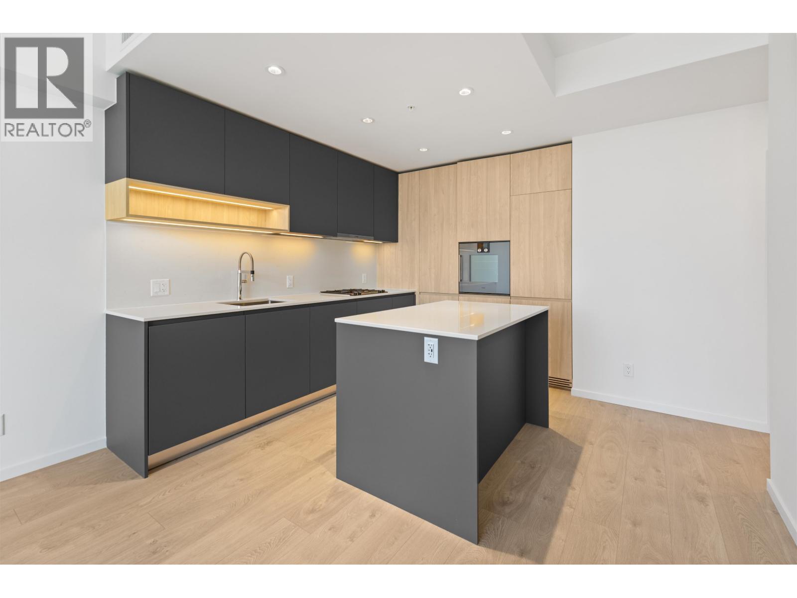 301 6200 Minoru Boulevard, Richmond, British Columbia  V6Y 0M9 - Photo 3 - R3084932