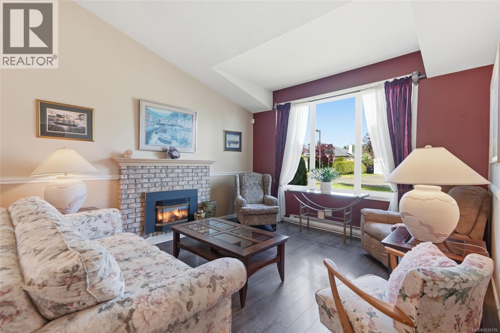 704 Ermineskin Ave, Parksville, British Columbia  V9P 2L4 - Photo 2 - 1036176