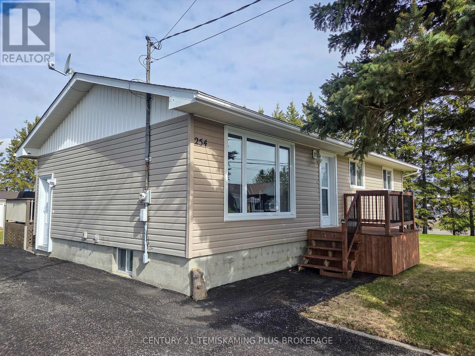 254 Laurette Street, Temiskaming Shores, Ontario  P0J 1P0 - Photo 2 - T13112144