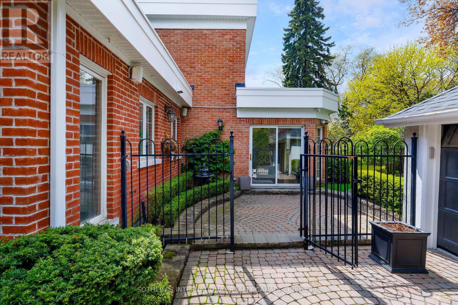 70 King Georges Road, Toronto, Ontario  M8X 1L9 - Photo 47 - W13111788