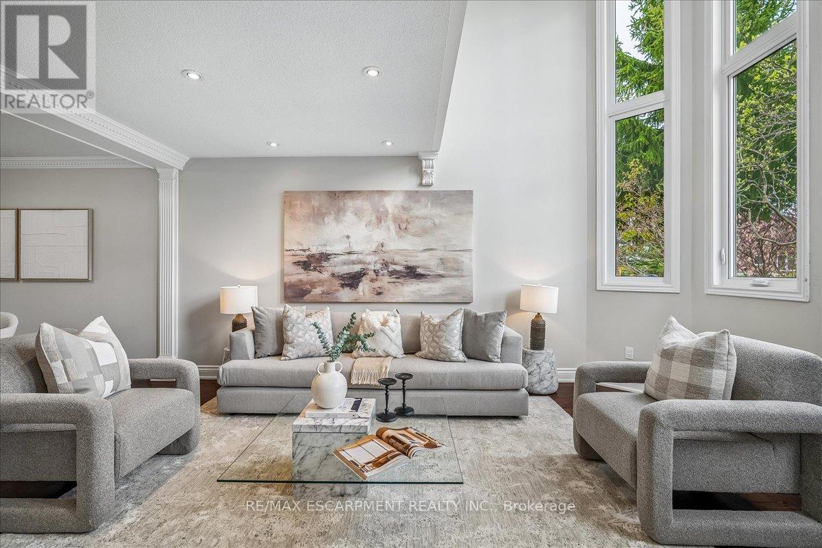 1257 Mccraney Street E, Oakville, Ontario  L6H 3A3 - Photo 10 - W13111828