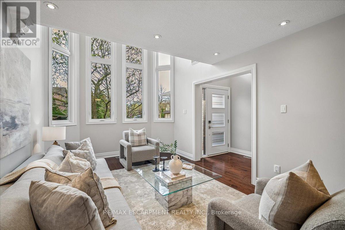 1257 Mccraney Street E, Oakville, Ontario  L6H 3A3 - Photo 16 - W13111828