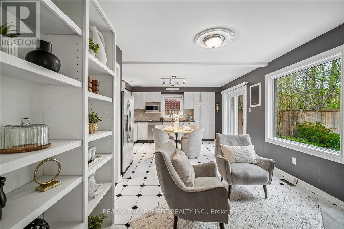 1257 Mccraney Street E, Oakville, Ontario  L6H 3A3 - Photo 17 - W13111828