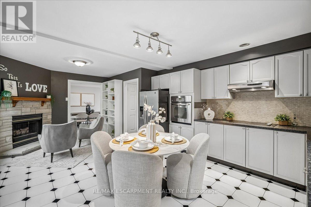 1257 Mccraney Street E, Oakville, Ontario  L6H 3A3 - Photo 21 - W13111828