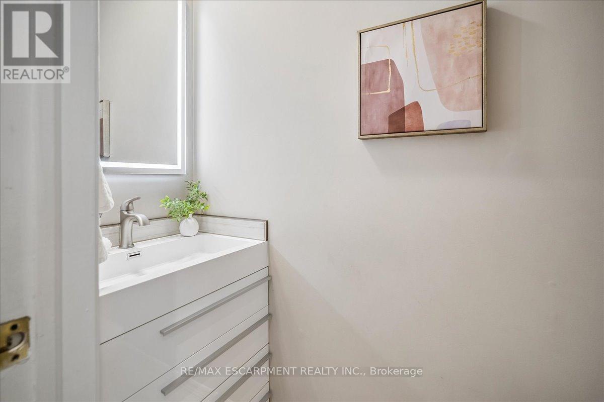 1257 Mccraney Street E, Oakville, Ontario  L6H 3A3 - Photo 24 - W13111828