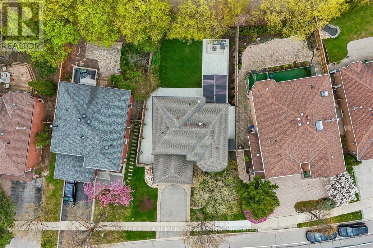 1257 Mccraney Street E, Oakville, Ontario  L6H 3A3 - Photo 4 - W13111828