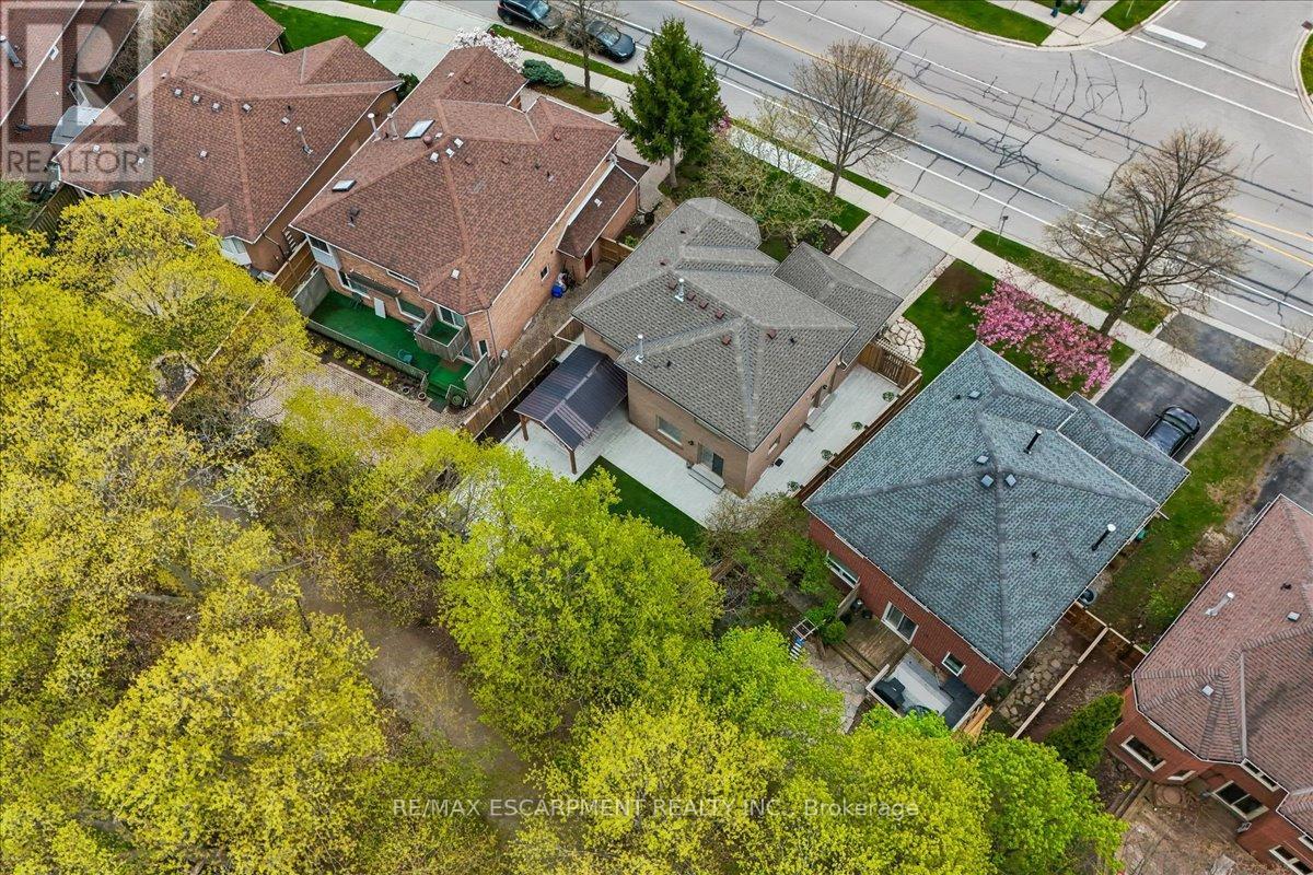 1257 Mccraney Street E, Oakville, Ontario  L6H 3A3 - Photo 41 - W13111828