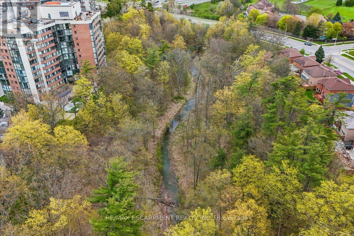 1257 Mccraney Street E, Oakville, Ontario  L6H 3A3 - Photo 46 - W13111828