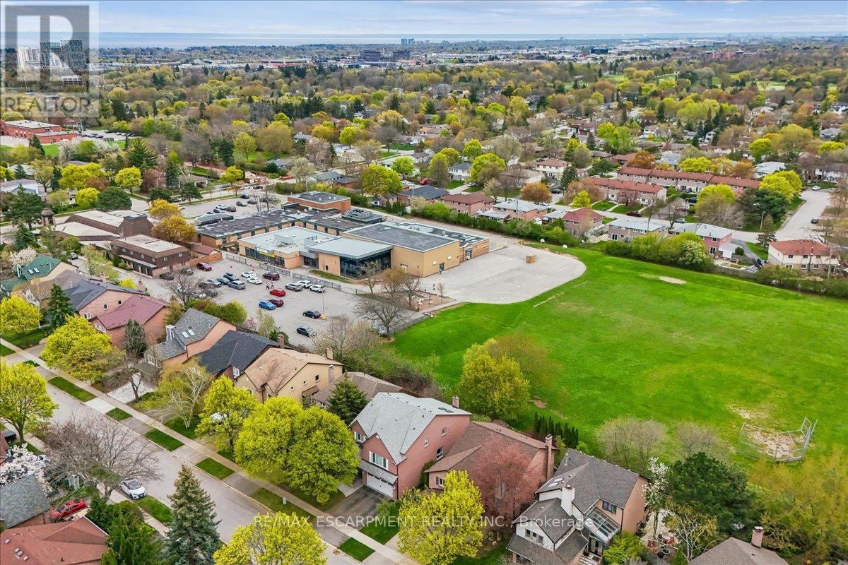 1257 Mccraney Street E, Oakville, Ontario  L6H 3A3 - Photo 47 - W13111828