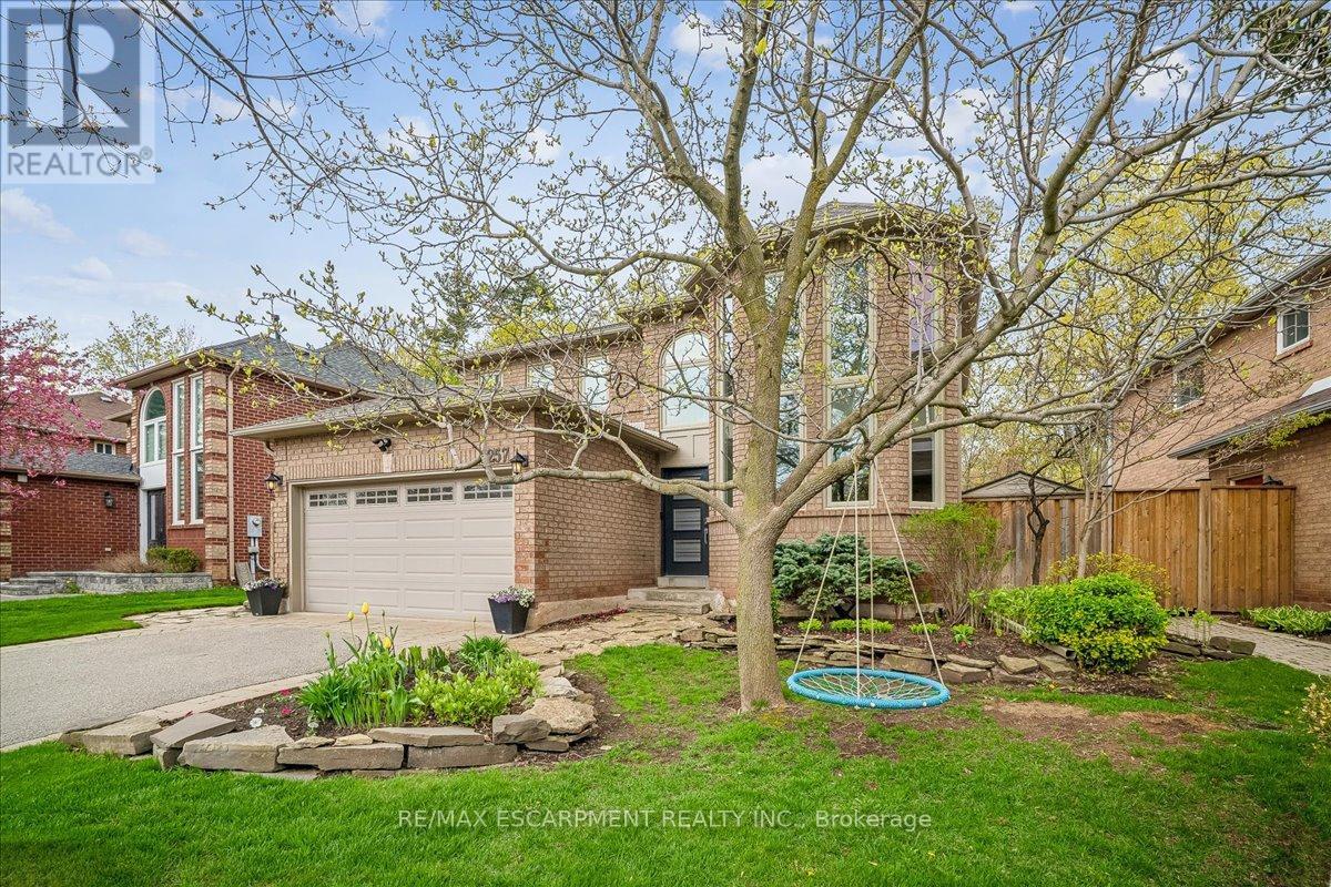 1257 Mccraney Street E, Oakville, Ontario  L6H 3A3 - Photo 8 - W13111828