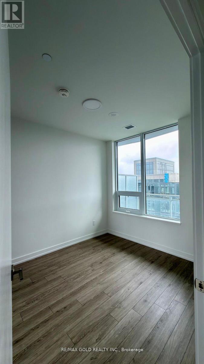615 - 2501 Saw Whet Boulevard, Oakville, Ontario  L6M 5N2 - Photo 3 - W13111834