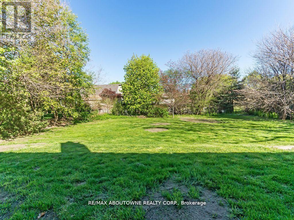 2067 Devon Road, Oakville, Ontario  L6J 2N1 - Photo 22 - W13111852