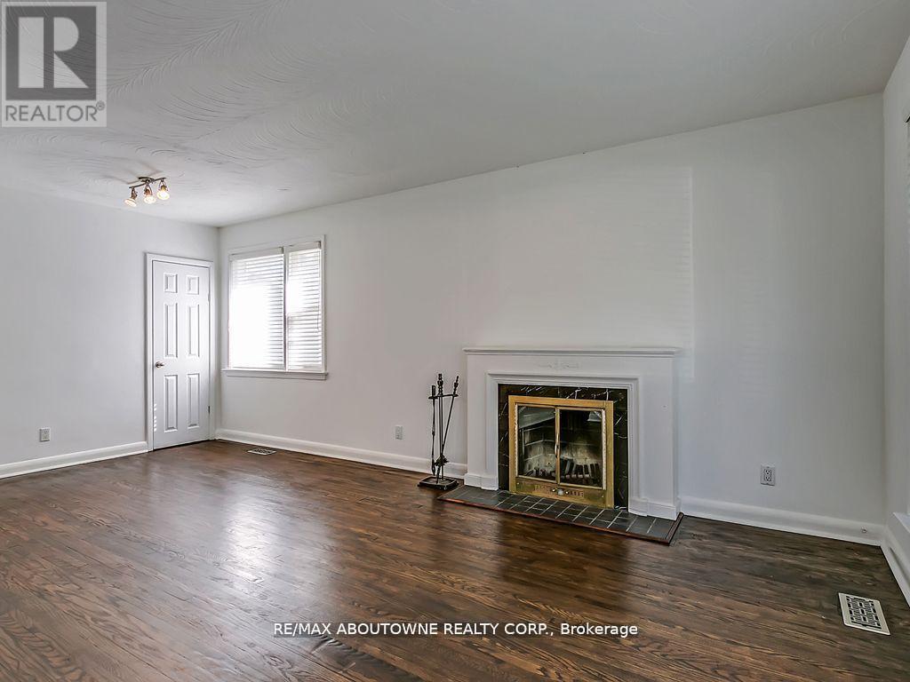 2067 Devon Road, Oakville, Ontario  L6J 2N1 - Photo 6 - W13111852