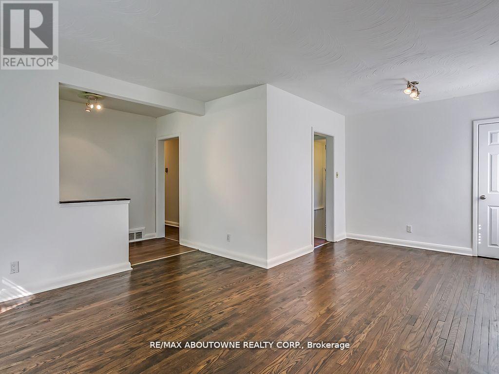 2067 Devon Road, Oakville, Ontario  L6J 2N1 - Photo 7 - W13111852