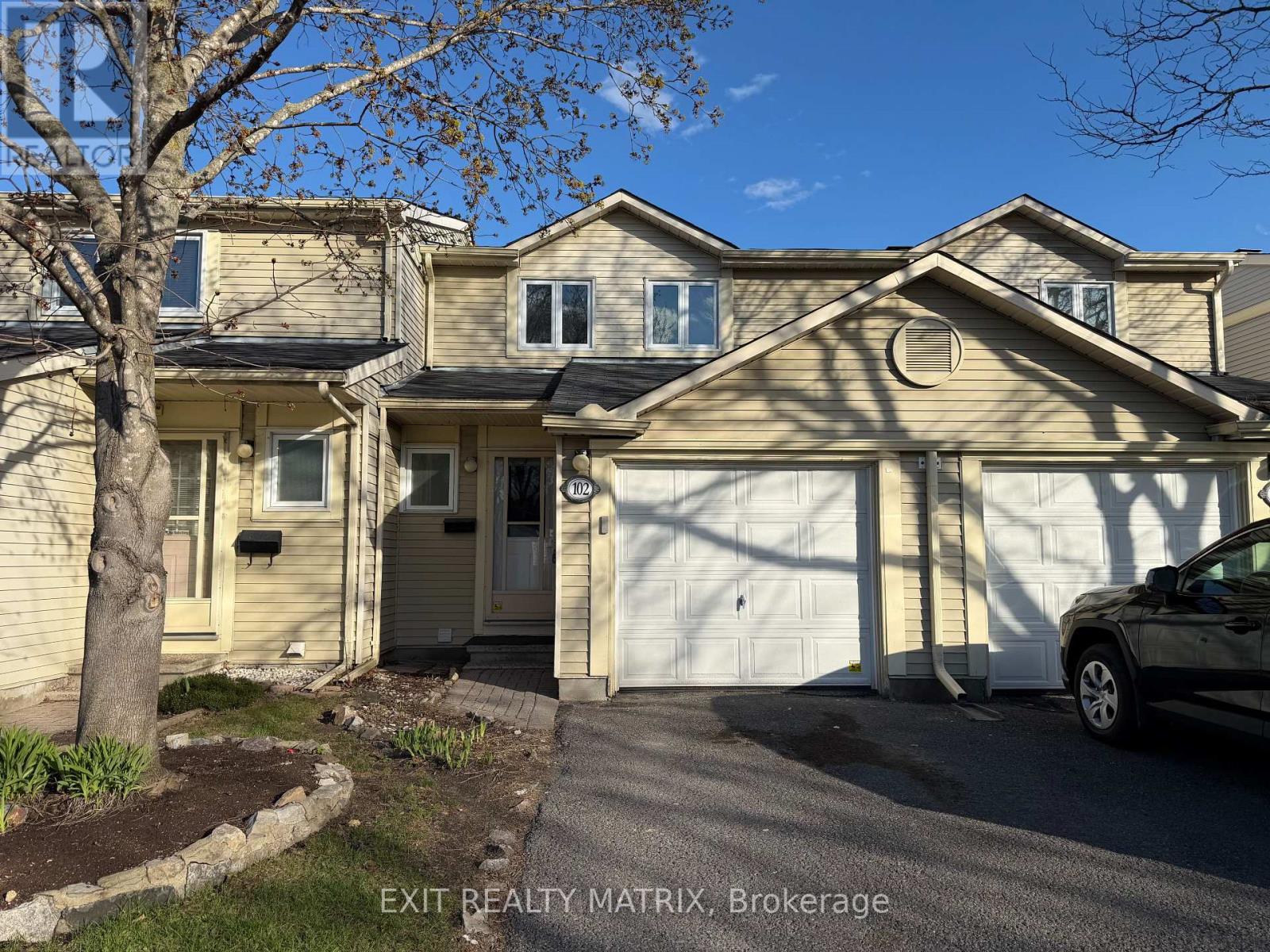 102 BUJOLD COURT, Ottawa, Ontario