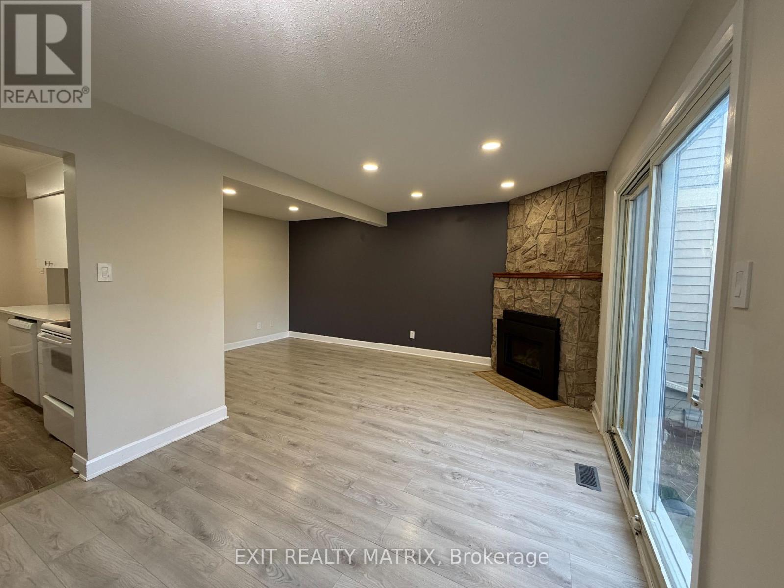 102 Bujold Court, Ottawa, Ontario  K2L 3N4 - Photo 5 - X13112172
