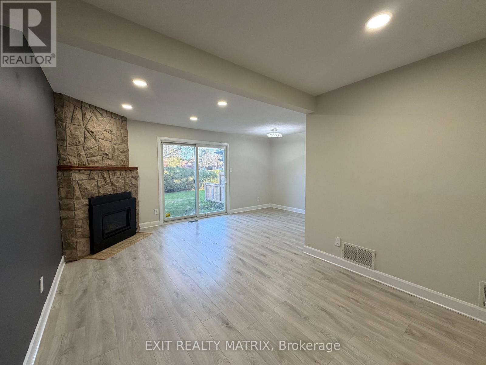 102 Bujold Court, Ottawa, Ontario  K2L 3N4 - Photo 6 - X13112172
