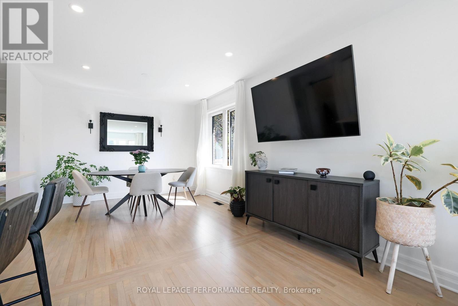 390 Maria Goretti Circle, Ottawa, Ontario  K1L 6S4 - Photo 7 - X13112312