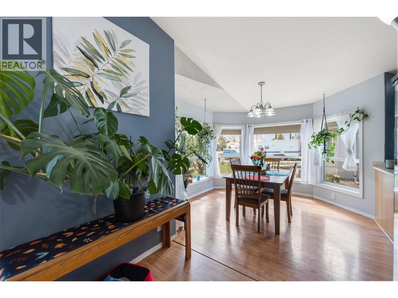 604 10th Avenue, Keremeos, British Columbia  V0X 1N3 - Photo 10 - 10386458