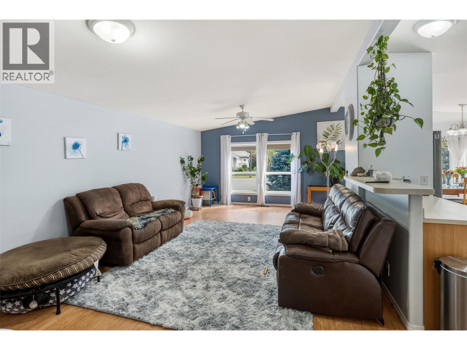 604 10th Avenue, Keremeos, British Columbia  V0X 1N3 - Photo 3 - 10386458