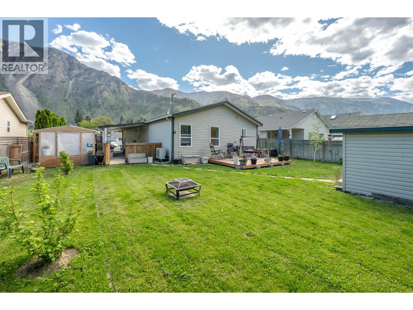 604 10th Avenue, Keremeos, British Columbia  V0X 1N3 - Photo 37 - 10386458