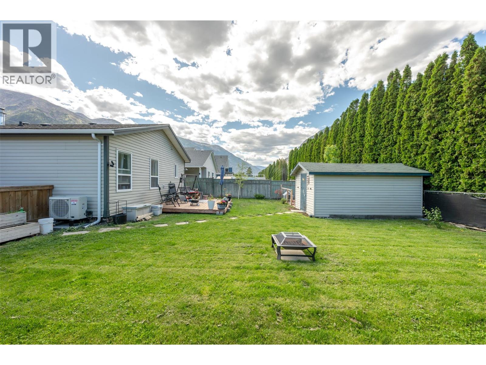 604 10th Avenue, Keremeos, British Columbia  V0X 1N3 - Photo 35 - 10386458