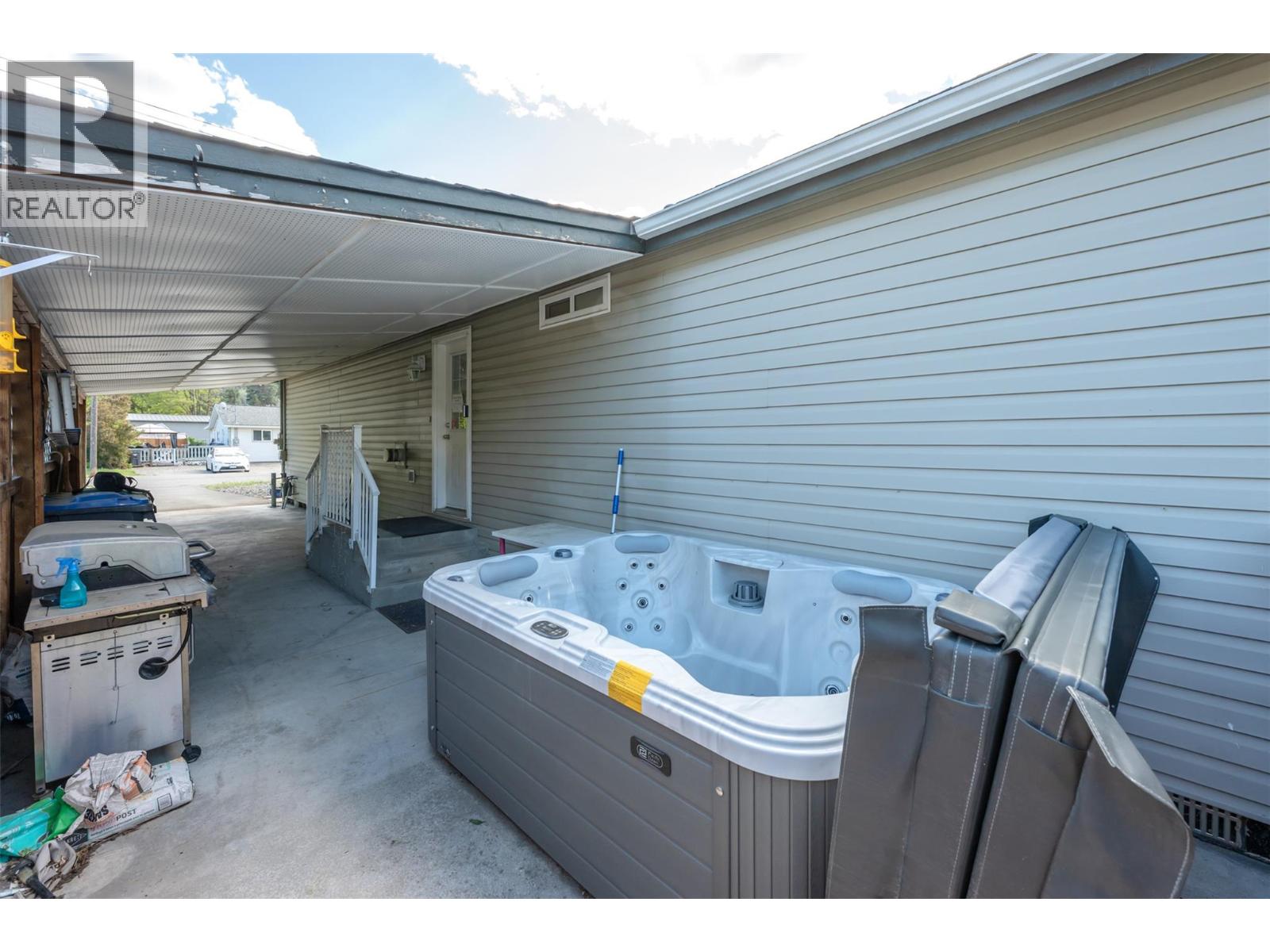 604 10th Avenue, Keremeos, British Columbia  V0X 1N3 - Photo 33 - 10386458