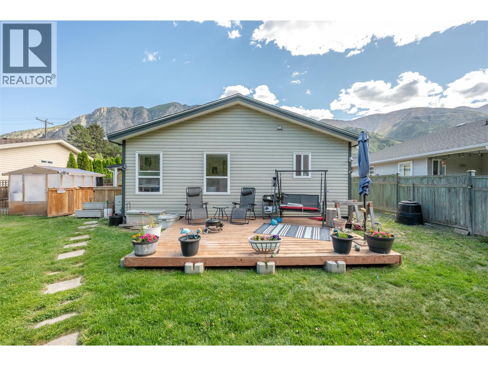 604 10th Avenue, Keremeos, British Columbia  V0X 1N3 - Photo 47 - 10386458