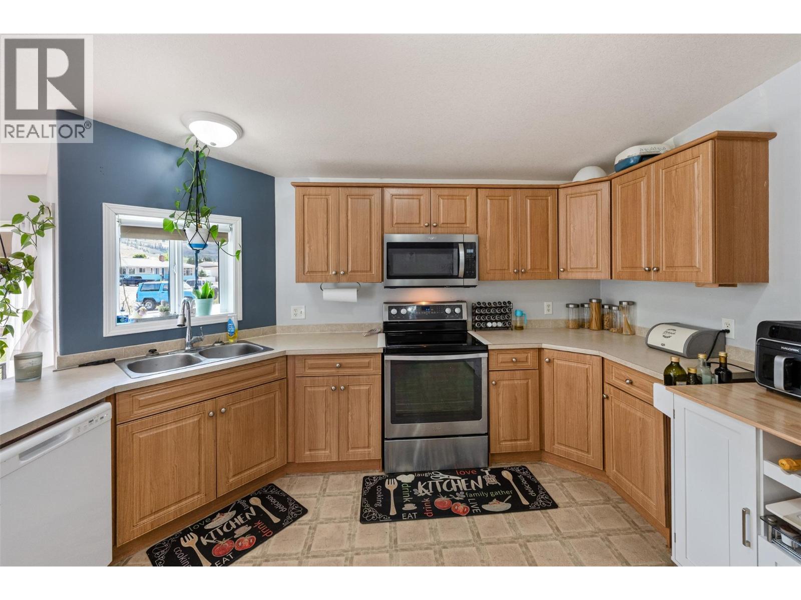 604 10th Avenue, Keremeos, British Columbia  V0X 1N3 - Photo 18 - 10386458
