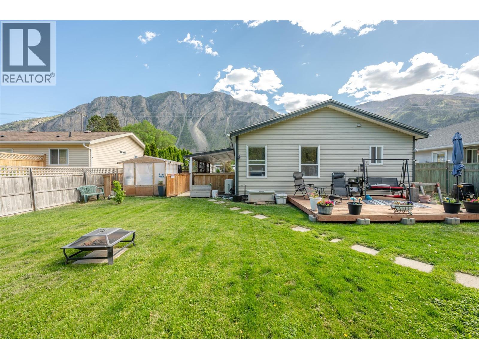 604 10th Avenue, Keremeos, British Columbia  V0X 1N3 - Photo 39 - 10386458