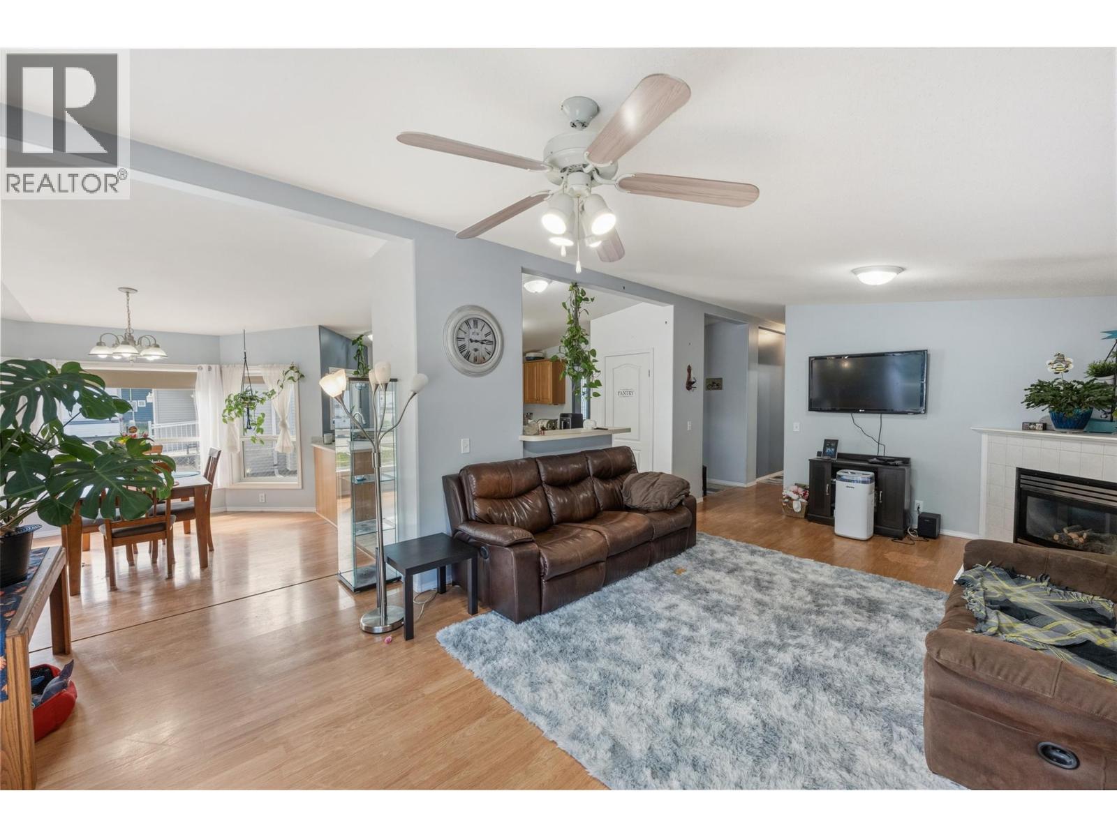 604 10th Avenue, Keremeos, British Columbia  V0X 1N3 - Photo 6 - 10386458