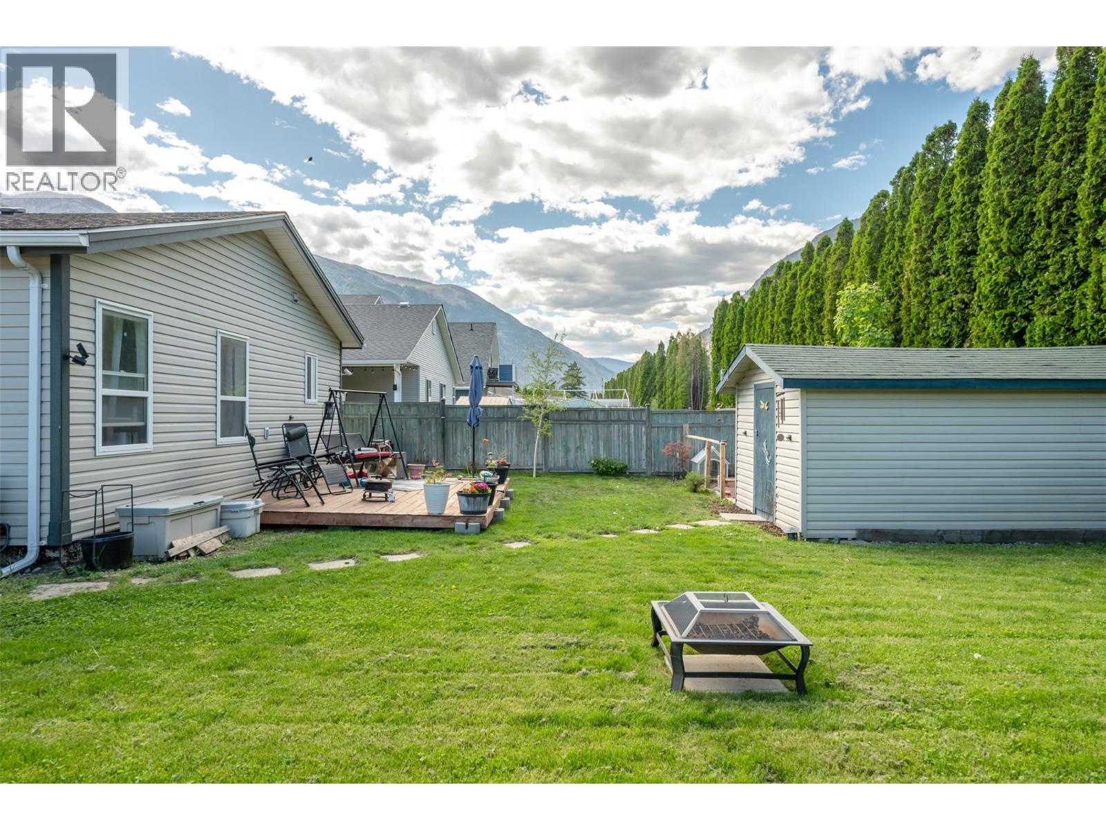 604 10th Avenue, Keremeos, British Columbia  V0X 1N3 - Photo 36 - 10386458