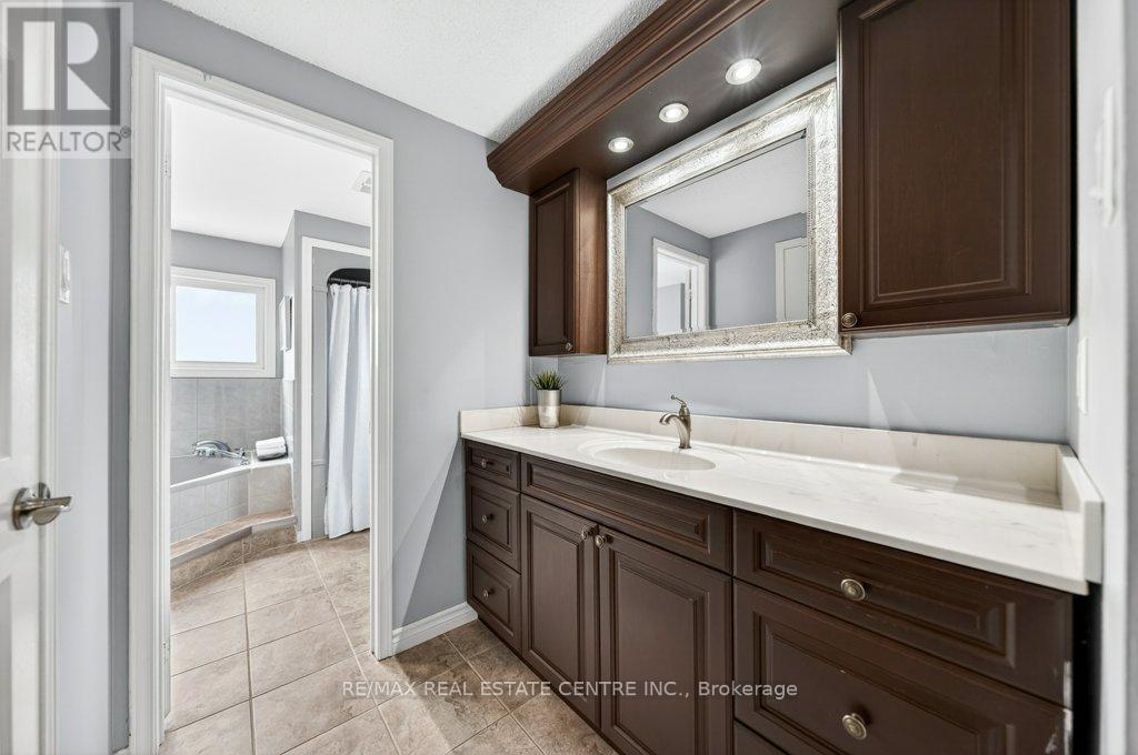 40 Old Maple Lane, Kitchener, Ontario  N2N 2L2 - Photo 19 - X13111804