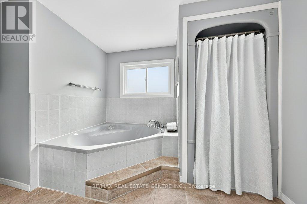 40 Old Maple Lane, Kitchener, Ontario  N2N 2L2 - Photo 20 - X13111804