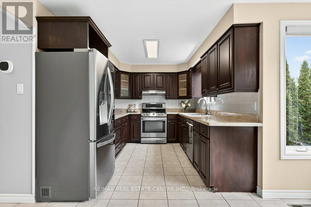 40 Old Maple Lane, Kitchener, Ontario  N2N 2L2 - Photo 9 - X13111804