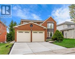 40 OLD MAPLE LANE, Kitchener, Ontario
