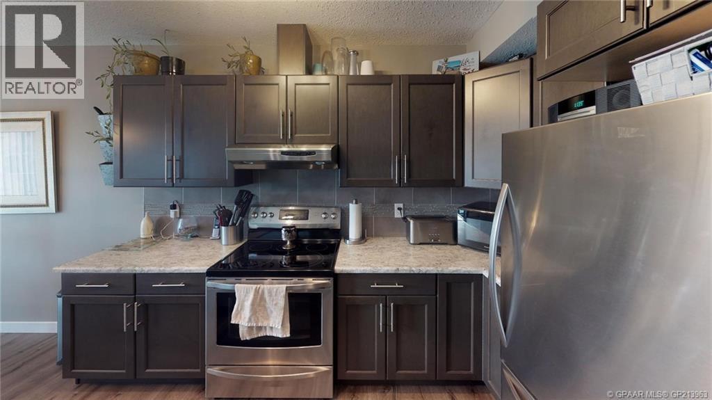8451 101 Avenue, Grande Prairie, Alberta  T8X 0R1 - Photo 3 - A2309943