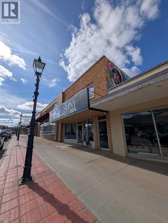 524 3 Street Se, Medicine Hat, Alberta  T1A 0H3 - Photo 3 - A2300129