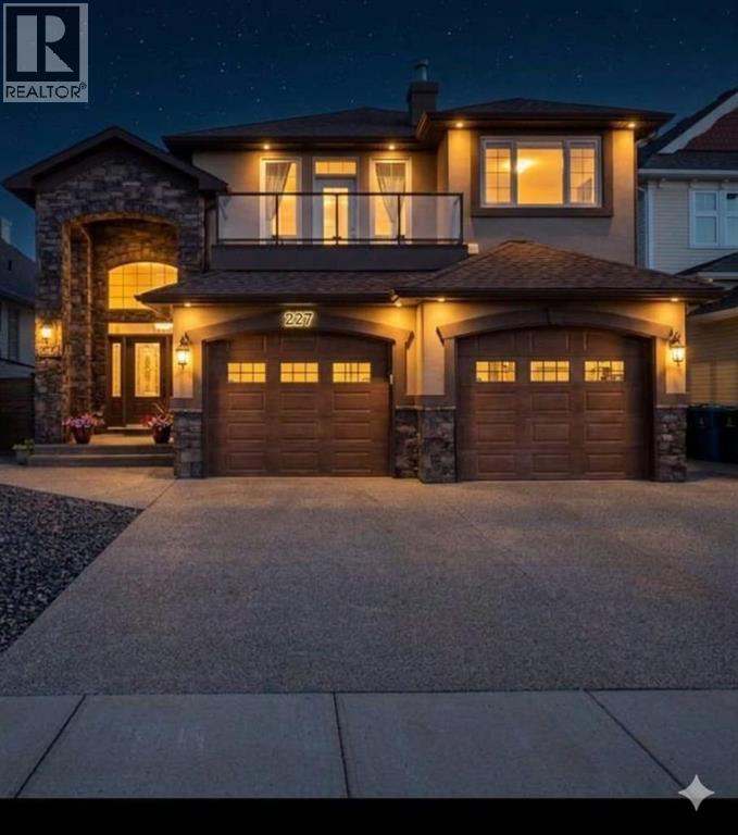 629 Southgate Boulevard S, Lethbridge, Alberta  T1K 5R5 - Photo 1 - A2272885
