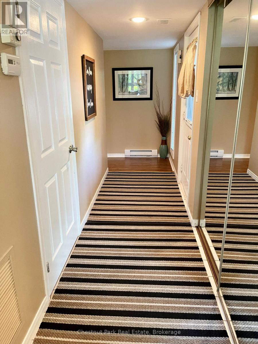 812 Suncrest Circle, Collingwood, Ontario  L9Y 5C7 - Photo 2 - S13112150
