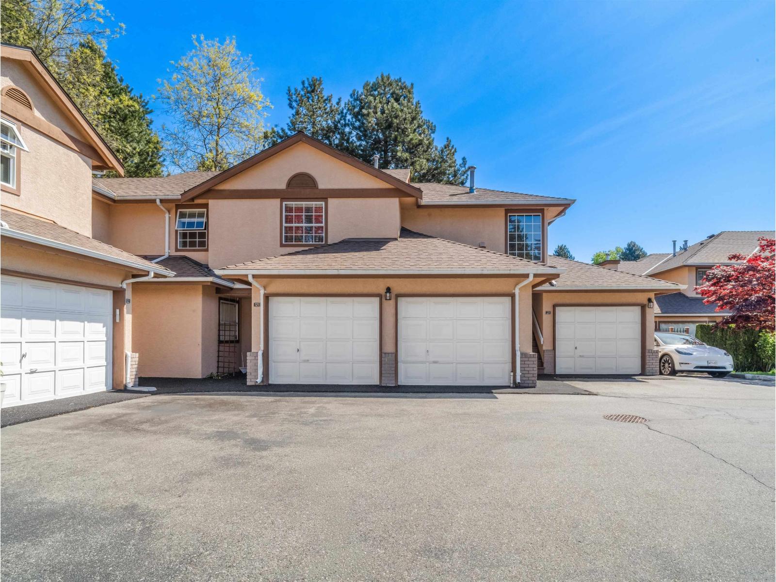 221 14861 98 AVENUE, Surrey, British Columbia