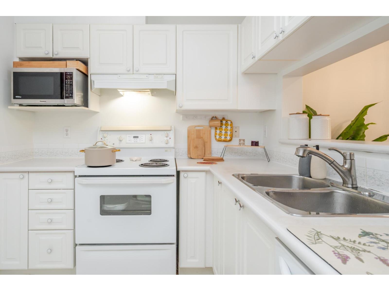 303 16137 83 Avenue, Surrey, British Columbia  V4N 0N1 - Photo 13 - R3121856