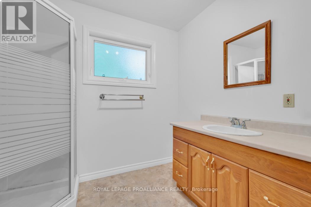 10520 Mazinaw Lake Access, Frontenac, Ontario  K0H 1K0 - Photo 18 - X13112126