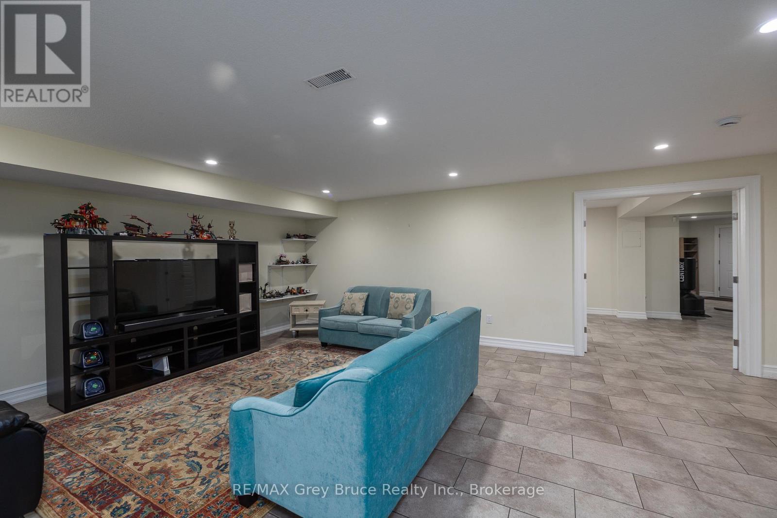 318760 Grey Road 1, Georgian Bluffs, Ontario  N4K 5N4 - Photo 45 - X13112072