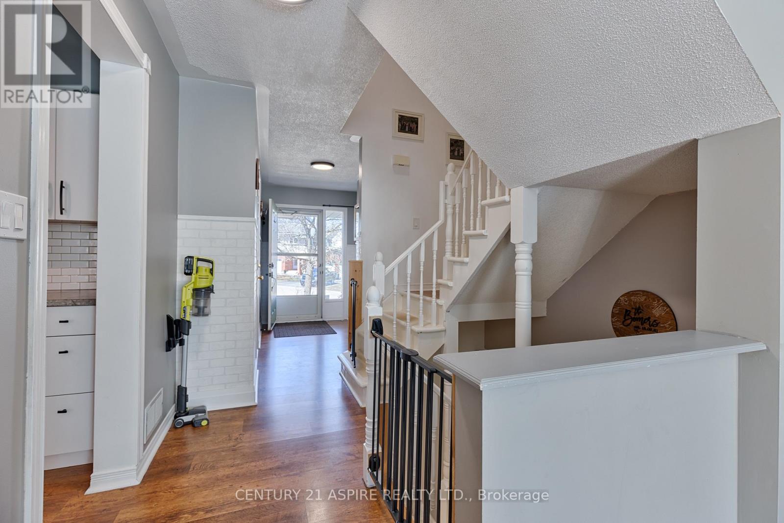 30 Vermont Meadow, Petawawa, Ontario  K8H 3N4 - Photo 5 - X13112056