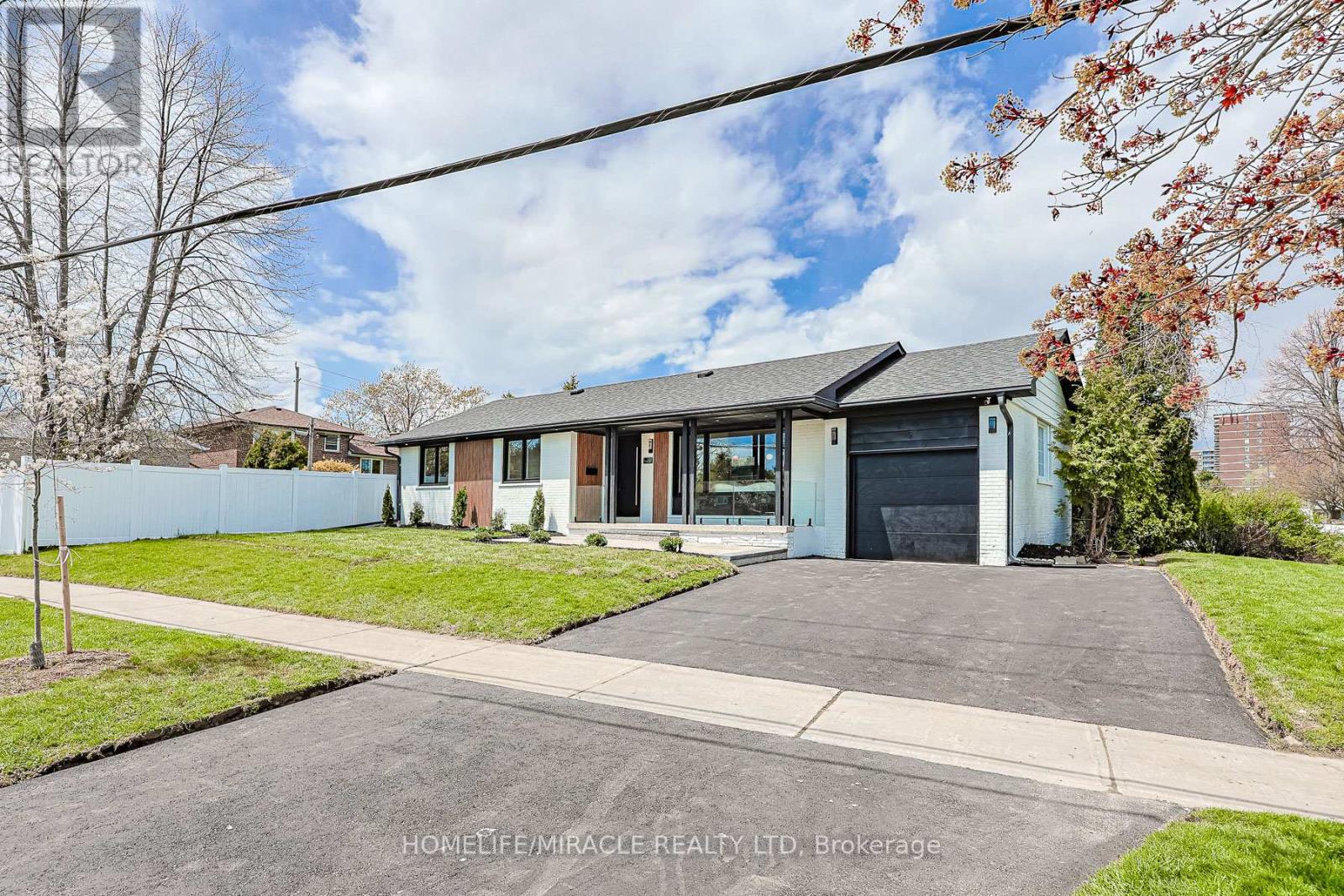 158 Cass Avenue, Toronto, Ontario  M1T 2B7 - Photo 2 - E13110878