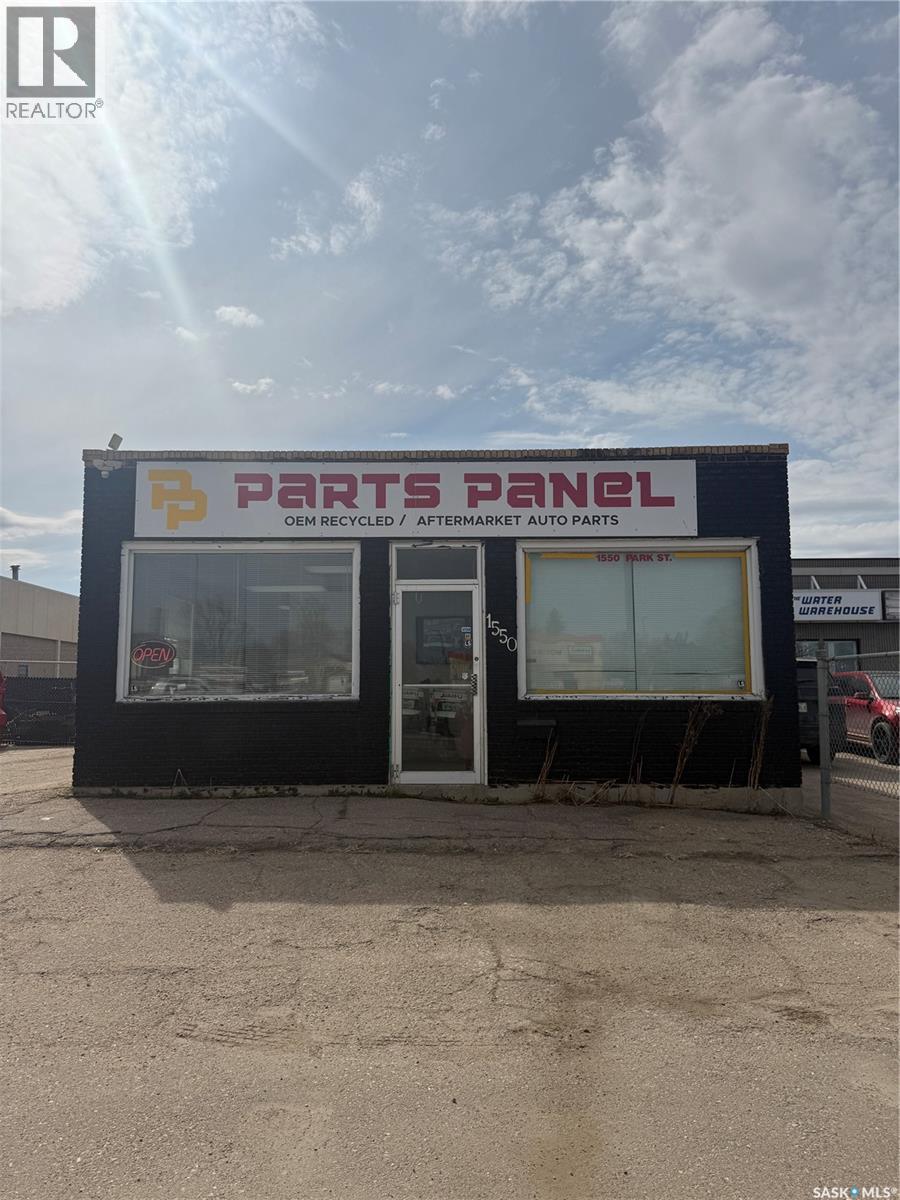1550 Park Street, Regina, Saskatchewan  S4N 2G1 - Photo 2 - SK035555